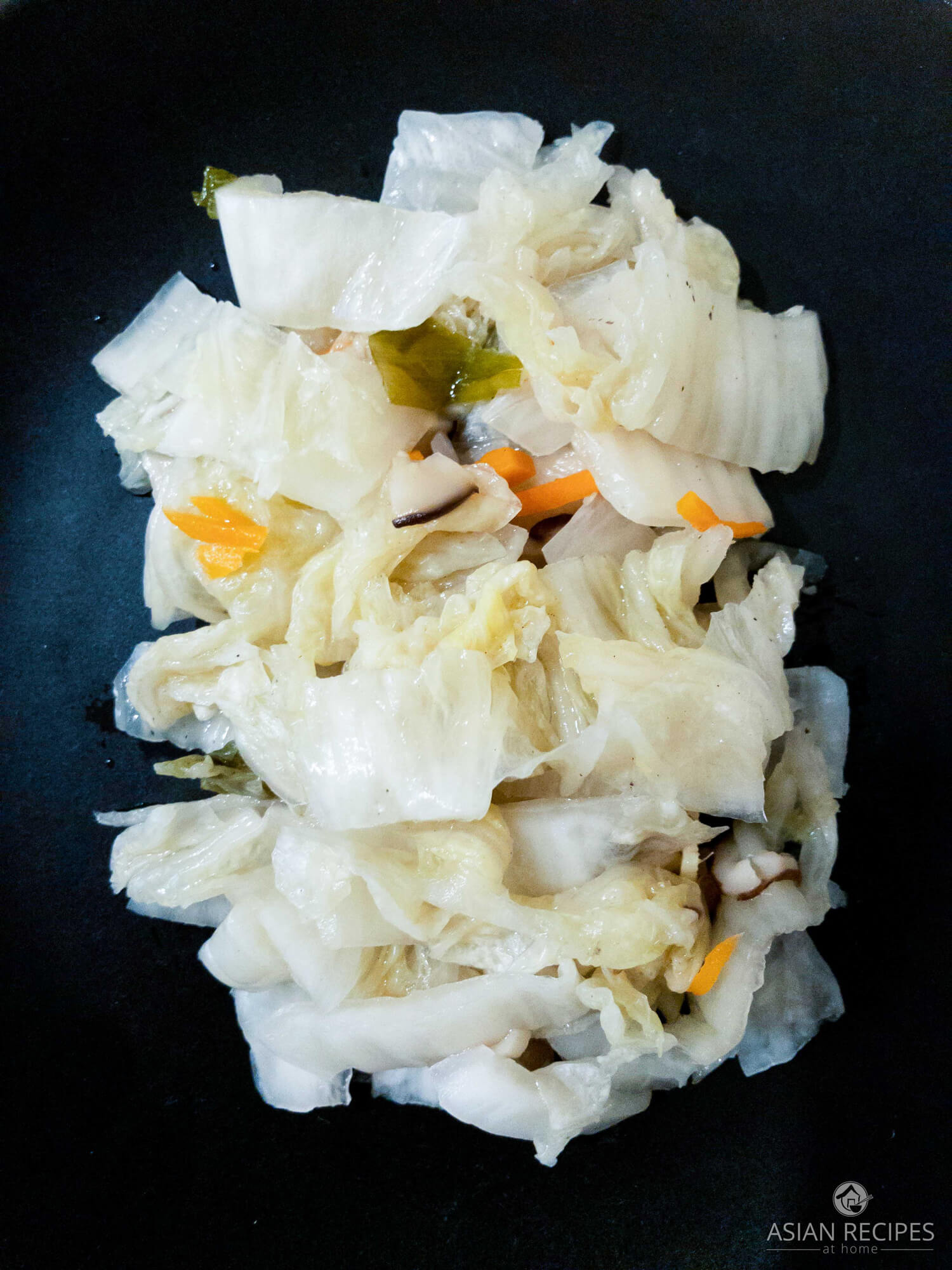Korean white kimchi (Baek kimchi) is a napa cabbage kimchi that is not spicy and has a clean and refreshing flavor.