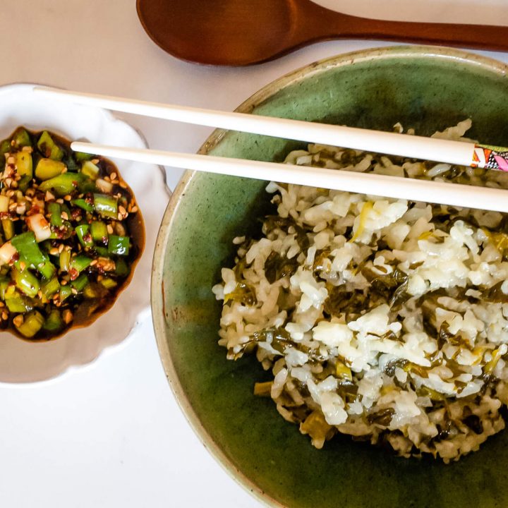 Asian-style poke salad (sallet) rice ready to eat