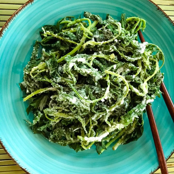 Korean mugwort greens snack recipe is delicious and healthy.