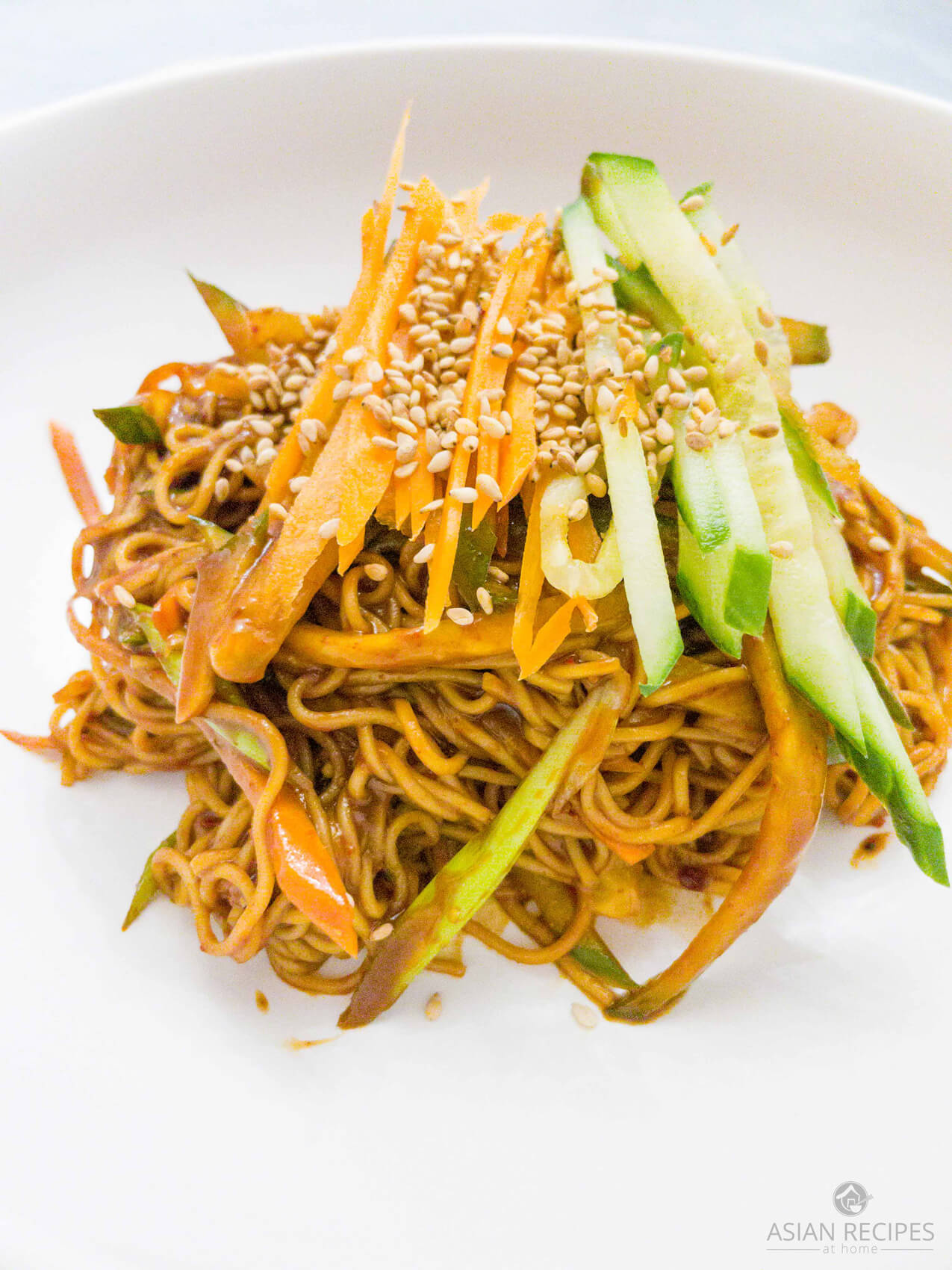 Noodles covered in a spicy gochujang sauce is the perfect cold noodle bowl to have during Summer!